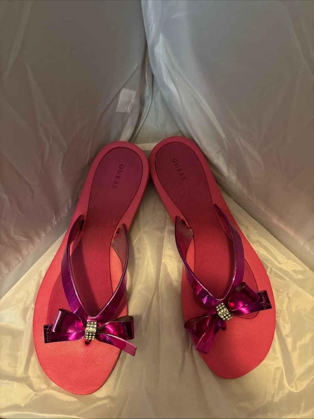 GUESS Hot Pink Metallic Bow Flip-Flop Sandals